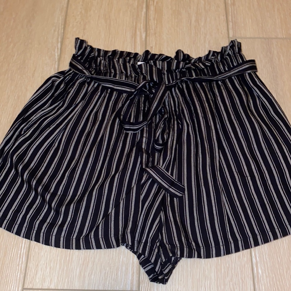 Hollister: Ultra High-Rise shorts (XL)